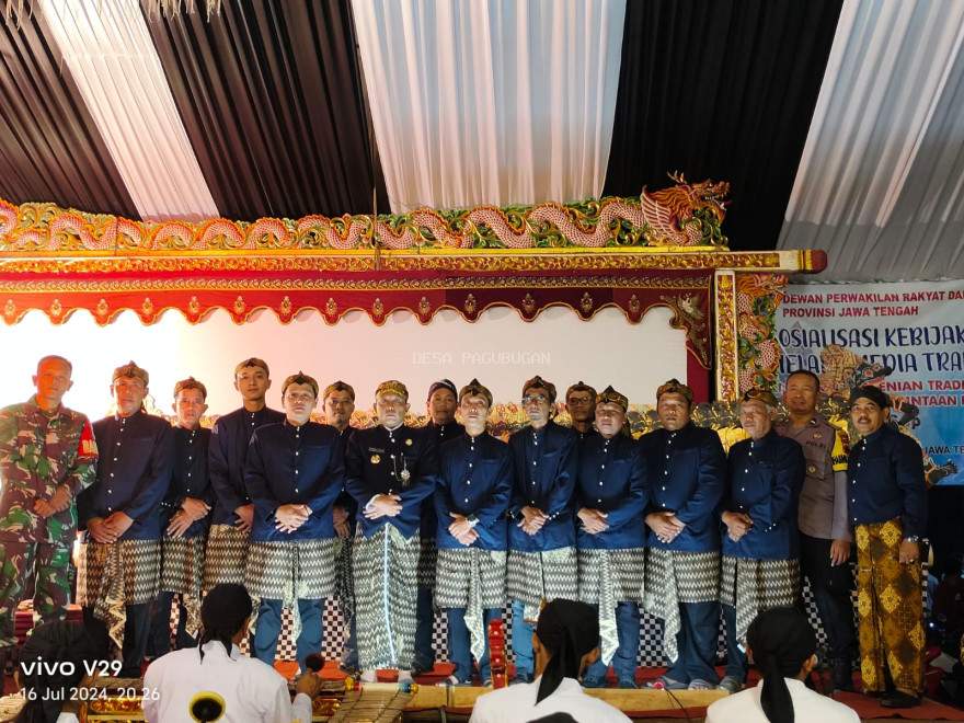 SYUKURAN ADAT MEMETRI BUMI DESA PAGUBUGAN TAHUN 2024