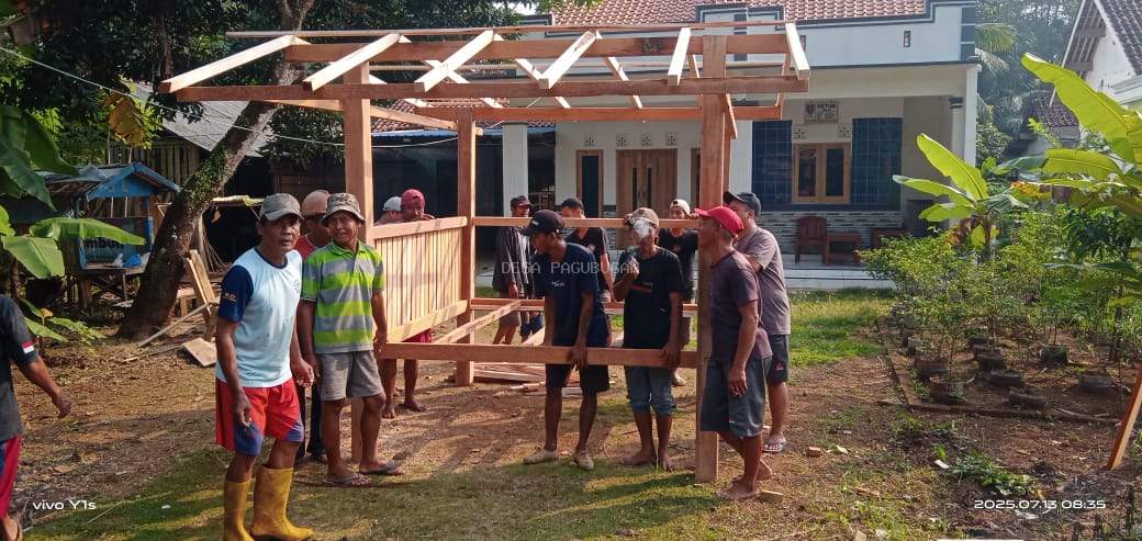 PEMBUATAN POS KAMLING TINGKAT RT